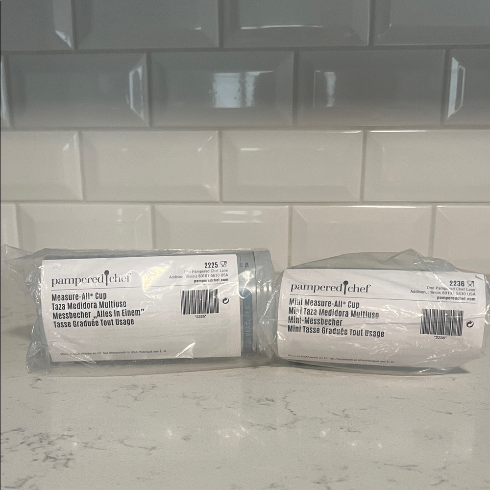 Pampered Chef measuring cups NEW